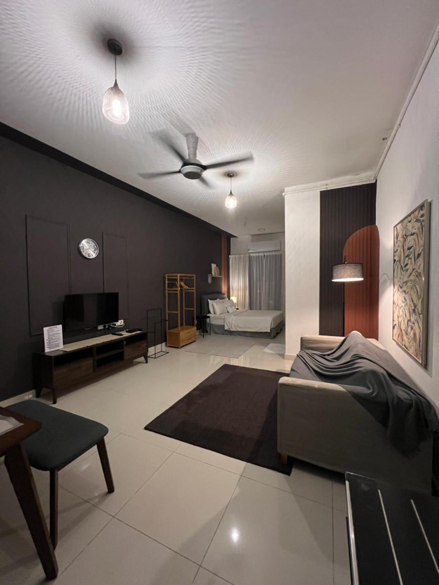 Nl Core Soho Suite Klia Sepang Bagian luar foto